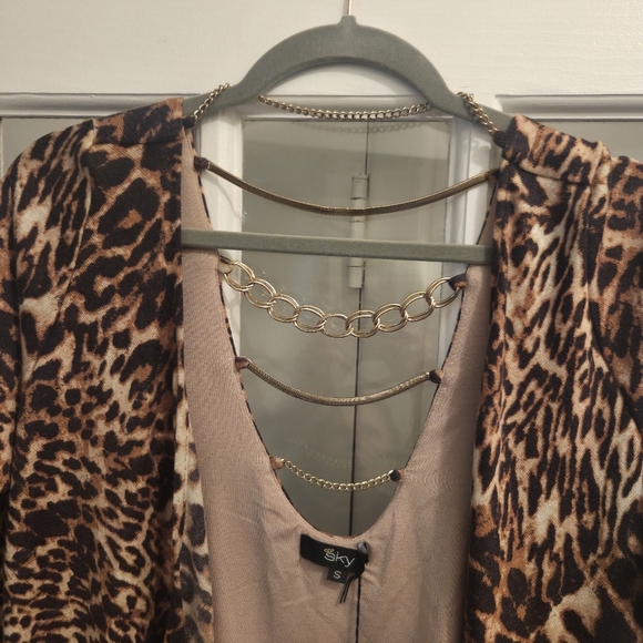 The Famous Brand " SKY" Worn By celebrities Leopard Print Kimono With Draping - Picture 5 of 11